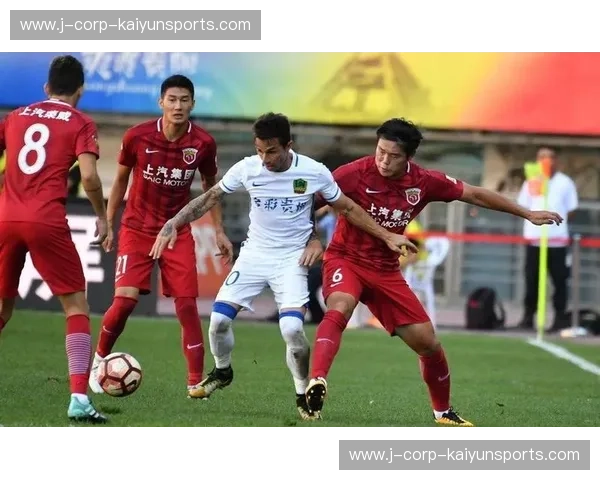 巅峰对决的绿茵史诗：当海派华丽撞上山脉风骨——上港VS恒丰的足球叙事